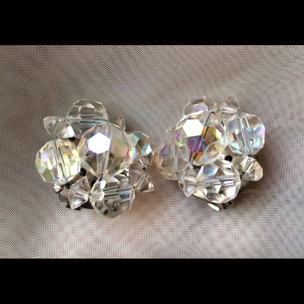 Vintage Mid-Century Iridescent AB Cluster Earrings Glam Granny - Picture 3 of 7